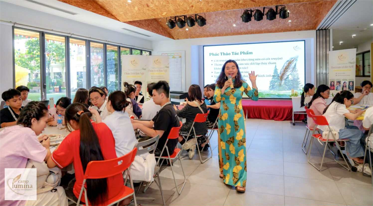 Nguyễn Phan Quế Mai - Cảm xúc vẽ nên vân chữ